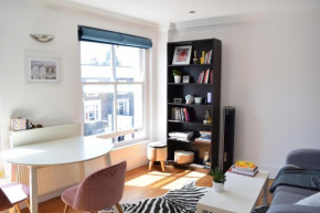 Spacious Studio Apartment in East London